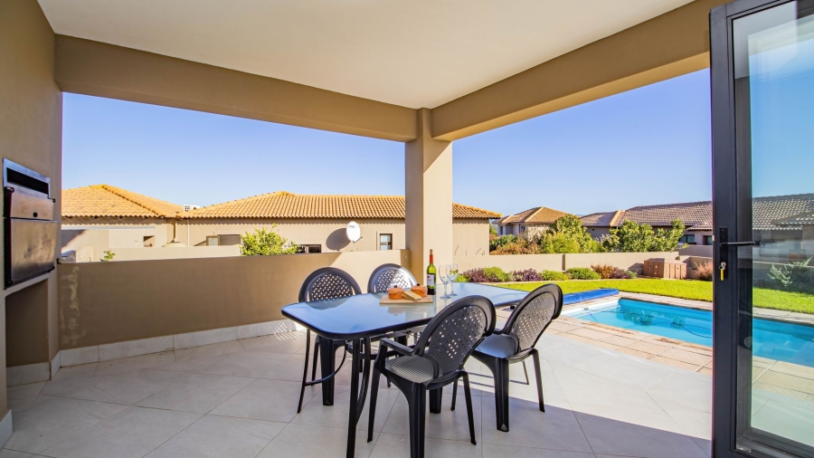 5 Bedroom Property for Sale in The Hill Western Cape